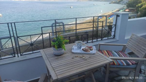 Aegean Villita on beach apartment